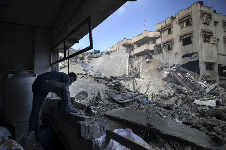 Israel pounds Gaza Strip, dismissing calls for cease-fire